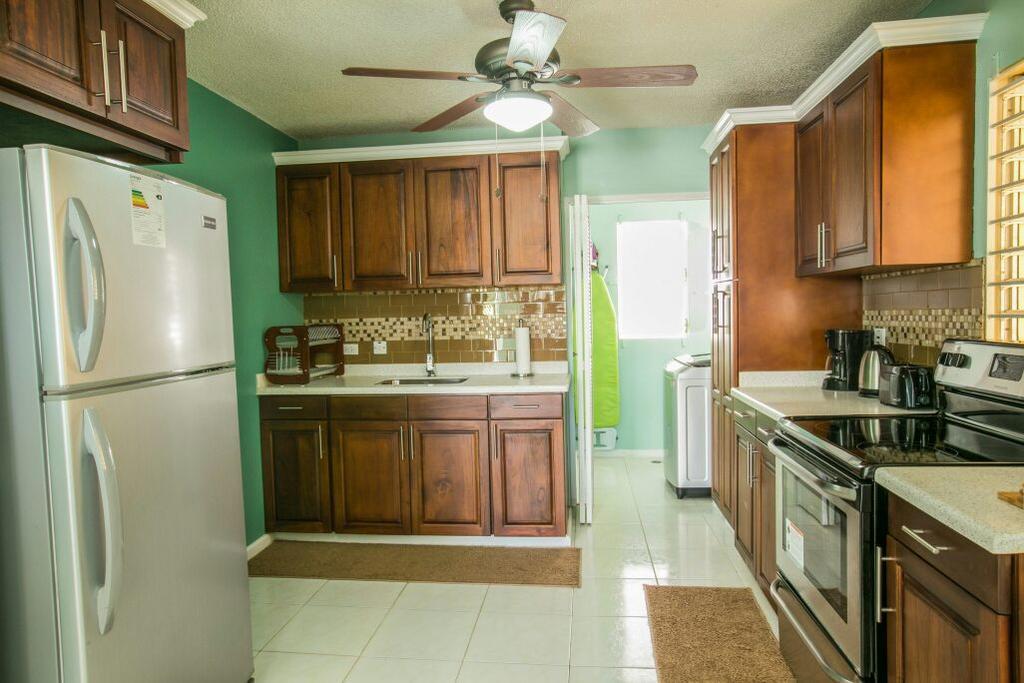 Guest Apartment At Halifax Кінгстон Номер фото